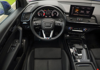 Подержанный автомобиль Audi Q5 2021 года (12 фото)