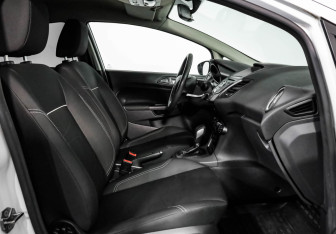 Подержанный автомобиль Ford Fiesta Hatchback 2017 года (18 фото)