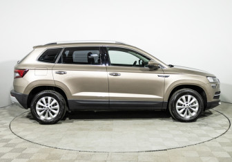Подержанный автомобиль Skoda Karoq 2020 года (4 фото)