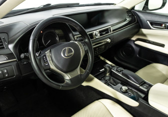 Подержанный автомобиль Lexus GS 2014 года (11 фото)