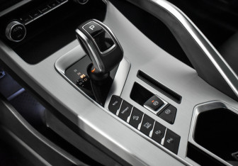 Подержанный автомобиль Geely Coolray 2022 года (11 фото)