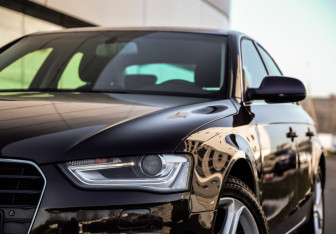 Подержанный автомобиль Audi A4 Sedan 2013 года (2 фото)