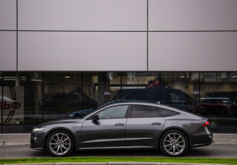 Подержанный автомобиль Audi A7 2020 года (9 фото)