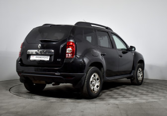 Подержанный автомобиль Renault Duster 2014 года (5 фото)