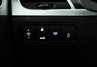 Подержанный автомобиль Genesis G80 2019 года (24 фото)