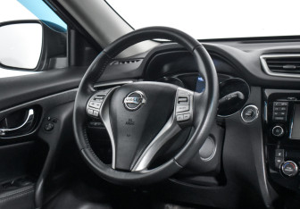 Подержанный автомобиль Nissan X-Trail 2016 года (15 фото)