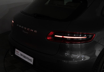 Подержанный автомобиль Porsche Macan 2017 года (28 фото)