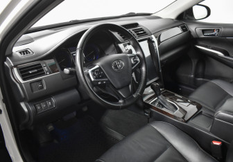Подержанный автомобиль Toyota Camry Sedan 2017 года (9 фото)