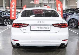 Подержанный автомобиль Audi A5 Liftback 2019 года (10 фото)
