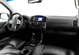 Подержанный автомобиль Nissan Pathfinder 2010 года (9 фото)