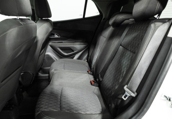 Подержанный автомобиль Opel Mokka 2014 года (10 фото)