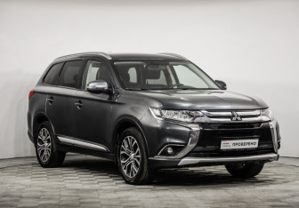 Подержанный автомобиль Mitsubishi Outlander 2018 года (3 фото)