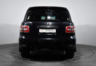 Подержанный автомобиль Nissan Patrol 2014 года (6 фото)