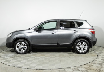 Подержанный автомобиль Nissan Qashqai 2013 года (8 фото)