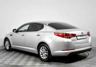 Подержанный автомобиль Kia Optima Sedan 2012 года (7 фото)