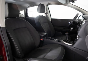 Подержанный автомобиль Nissan Qashqai 2013 года (11 фото)