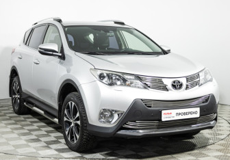 Подержанный автомобиль Toyota RAV4 2014 года (3 фото)