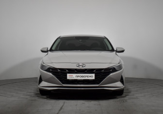Подержанный автомобиль Hyundai Elantra Sedan 2021 года (2 фото)