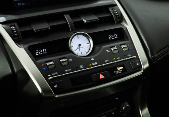 Подержанный автомобиль Lexus NX 2018 года (18 фото)