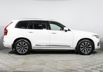 Подержанный автомобиль Volvo XC90 2020 года (4 фото)