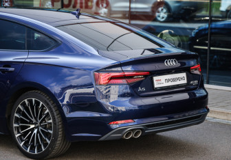 Подержанный автомобиль Audi A5 Liftback 2018 года (12 фото)