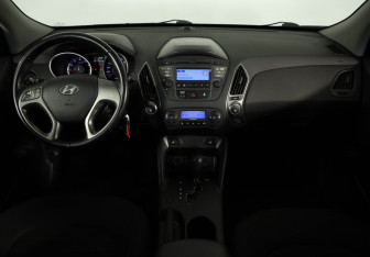 Подержанный автомобиль Hyundai ix35 2014 года (9 фото)