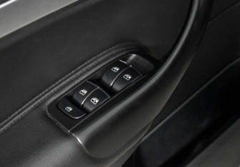 Подержанный автомобиль Saab 9-3 Sedan 2008 года (10 фото)