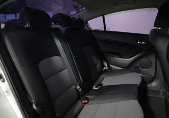 Подержанный автомобиль Kia Cerato Sedan 2013 года (12 фото)