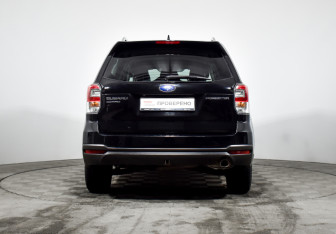Подержанный автомобиль Subaru Forester Suv 2018 года (6 фото)
