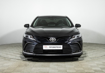 Подержанный автомобиль Toyota Camry Sedan 2021 года (2 фото)