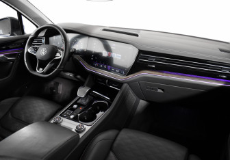Подержанный автомобиль Volkswagen Touareg 2019 года (10 фото)
