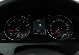 Подержанный автомобиль Volkswagen Passat CC 2012 года (12 фото)