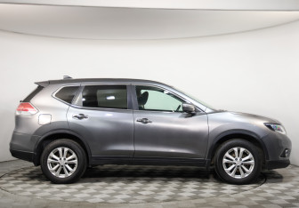 Подержанный автомобиль Nissan X-Trail 2017 года (4 фото)