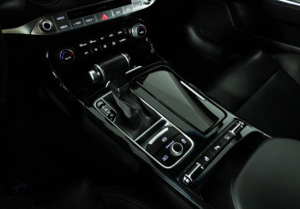 Подержанный автомобиль Kia Stinger 2018 года (19 фото)