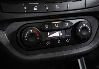 Подержанный автомобиль LADA (ВАЗ) Vesta Sedan 2018 года (15 фото)