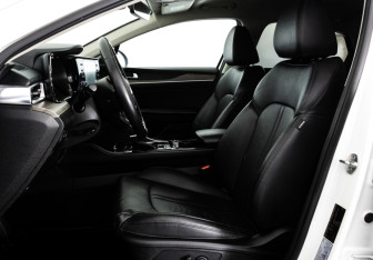 Подержанный автомобиль Kia K5 2020 года (22 фото)