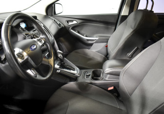 Подержанный автомобиль Ford Focus Wagon 2013 года (10 фото)