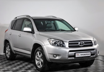 Подержанный автомобиль Toyota RAV4 2008 года (3 фото)