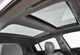 Подержанный автомобиль Acura ZDX 2012 года (15 фото)