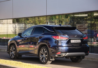 Подержанный автомобиль Lexus RX 2020 года (8 фото)
