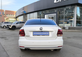 Подержанный автомобиль Volkswagen Polo Sedan 2019 года (5 фото)