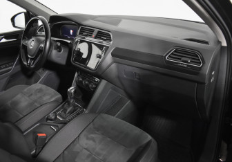 Подержанный автомобиль Volkswagen Tiguan 2019 года (12 фото)