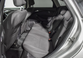 Подержанный автомобиль Ford Focus Hatchback 2012 года (12 фото)