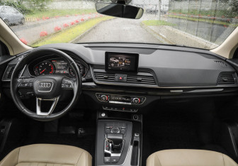 Подержанный автомобиль Audi Q5 2018 года (11 фото)