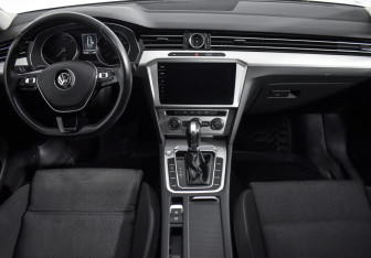Подержанный автомобиль Volkswagen Passat Sedan 2017 года (15 фото)