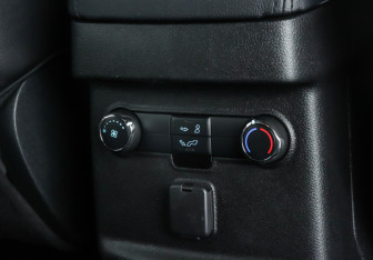 Подержанный автомобиль Ford Explorer 2018 года (10 фото)