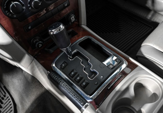 Подержанный автомобиль Jeep Grand Cherokee 2008 года (11 фото)