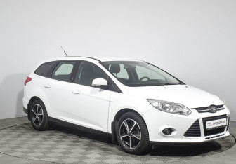 Подержанный автомобиль Ford Focus Wagon 2014 года (3 фото)