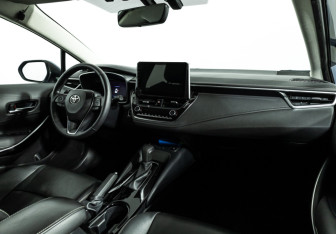 Подержанный автомобиль Toyota Corolla Sedan 2019 года (9 фото)