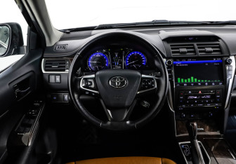 Подержанный автомобиль Toyota Camry Sedan 2016 года (11 фото)